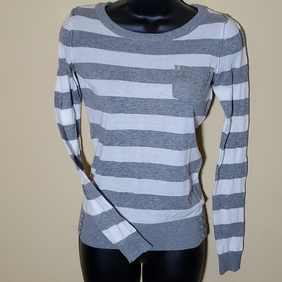 to sweaters Sweaters - Gray and White Stripe Lightweight Sweater